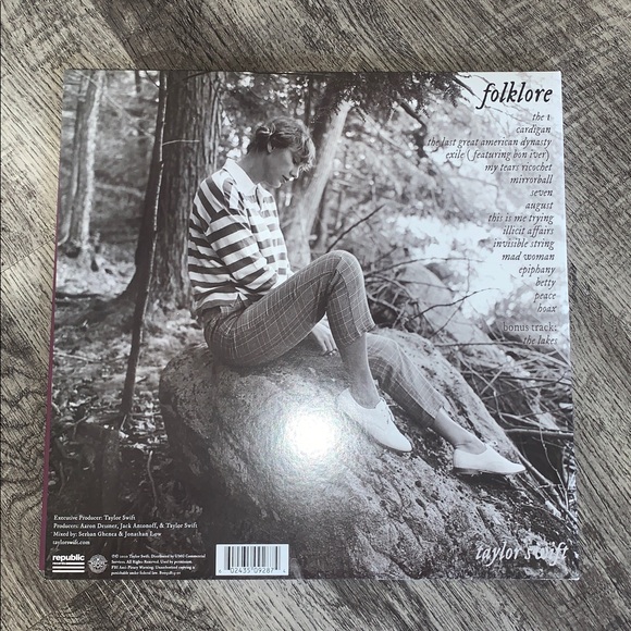 Taylor Swift folklore Vinyl - Red colored record semi rare - Picture 3 of 7